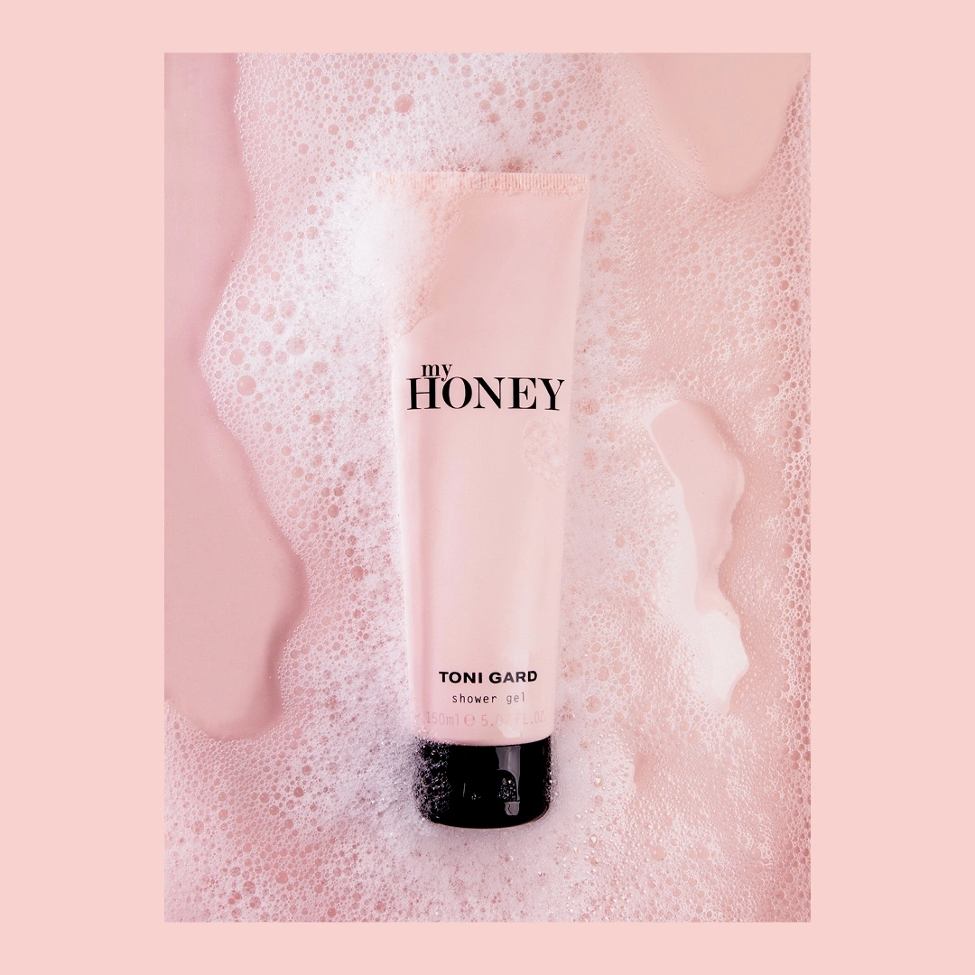 Toni Gard 'My Honey' shower gel in soap foam, pink background
